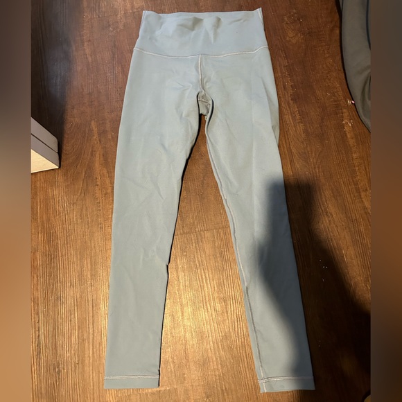 Aritzia - TnaAction TnaLife cheeky high rise - Picture 1 of 3